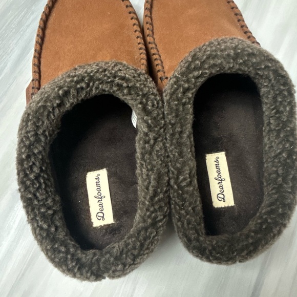 Only tried on. Mens Dearfoams slippers size 9-10. - Picture 7 of 8